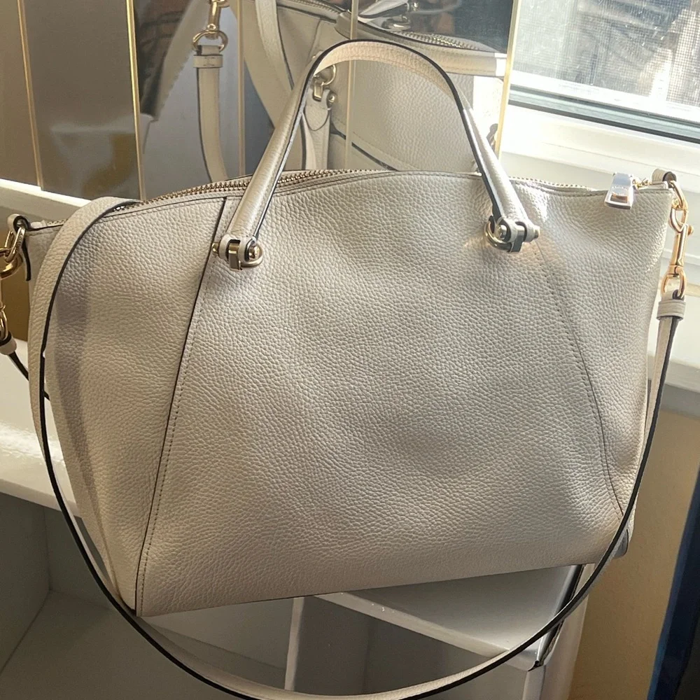 Coach ‼️‼️LIKE NEW ‼️‼️‼️pebbled leather Cream Crossbody Bag with Straps♥️♥️♥️ - Picture 3 of 17